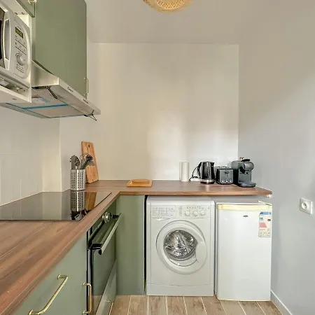 Immeuble Mederic Apartment