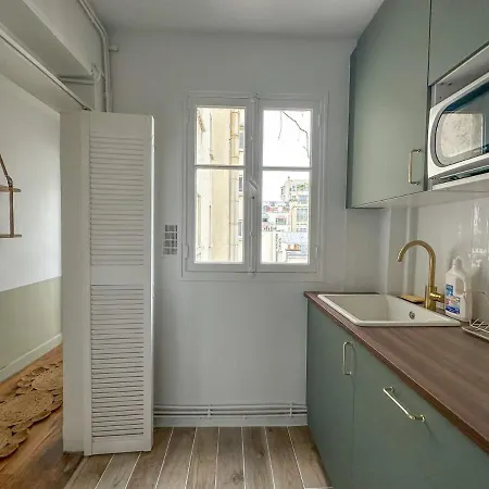 Immeuble Mederic Apartment